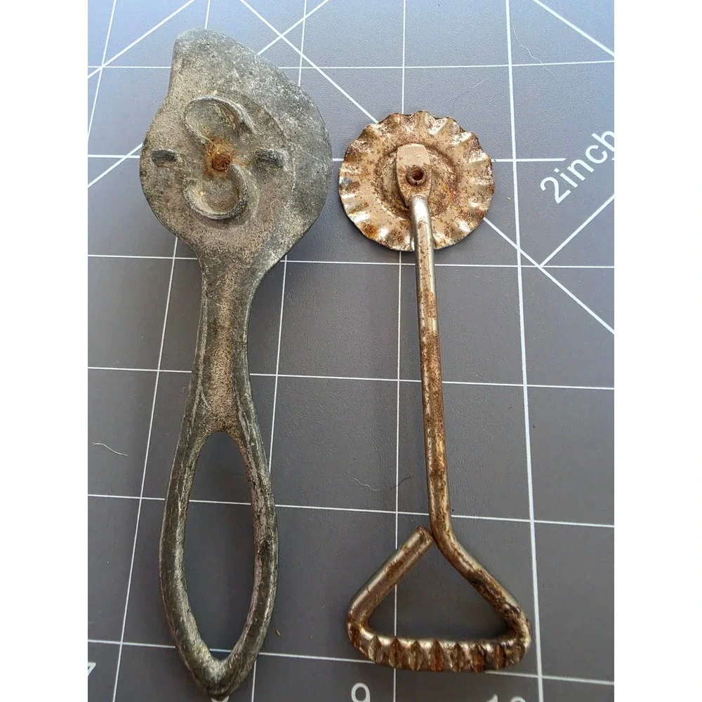 Unbranded vintage pastry